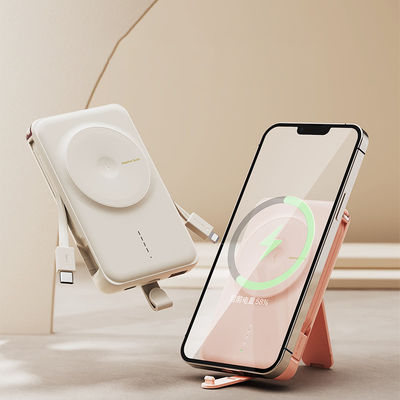좋은 가격 10000mAh 자석 배터리 5W 7.5W 무선 출력 과충전 보호 온라인으로