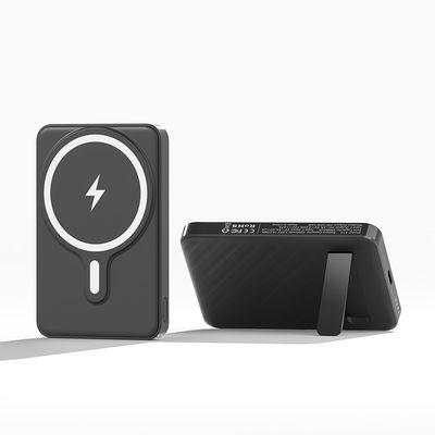 좋은 가격 유니버설 자석 휴대 전화 충전기 5000mAh 검은 접이식 전원 온라인으로