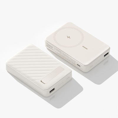 좋은 가격 방화성 자석 전원 5W/7.5W 휴대용 자석 무선 충전기 온라인으로