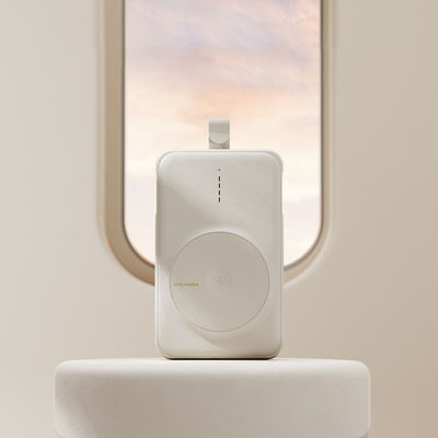 좋은 가격 자기 흡수 전력 은행 10000MAH 5W 7.5W 리 폴리머 방화 충전 기술 온라인으로